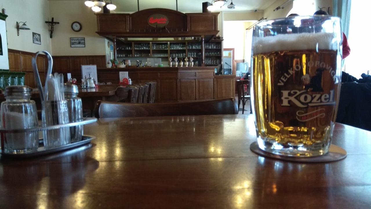 Apt.Jana ,apt.Terezka Stozec Bagian luar foto